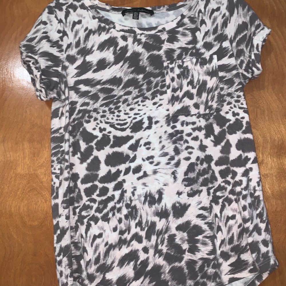 Jasmine & Juliana Short Sleeved T Shirt Size S